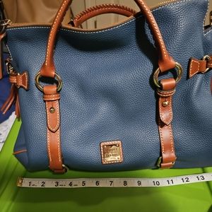 EUC Dooney & Bourke Large Satchel
